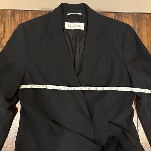 Max Mara wool blend black drapey wrap blazer size 42 EU/US size 6 - Picture 12 of 13